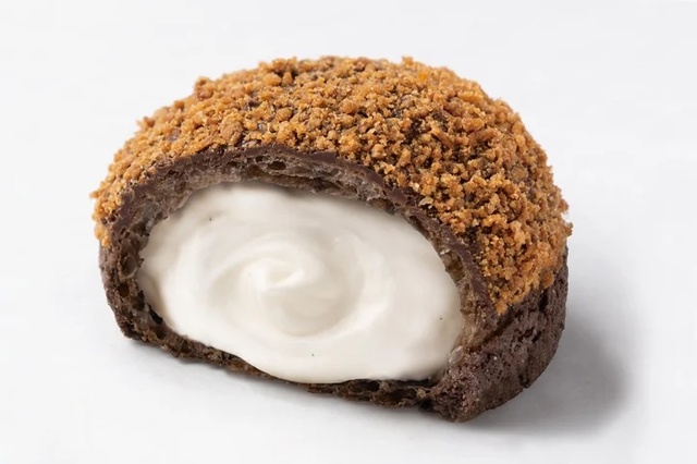 ビアードパパ×ブラックモンブラン「ブラックモンブランシュー」