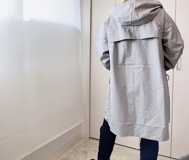 【ワークマン レディース高撥水フーデッドロングレイン】背中にベンチレーション付き