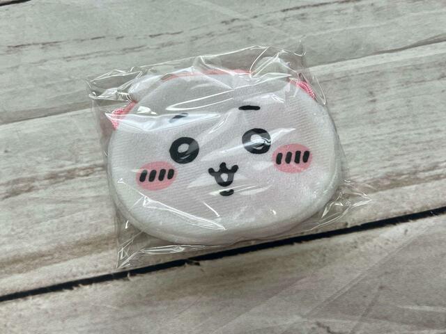 【キャラぱふぇ　Vol.99　2023年11-12月号付録】ポーチはビニール袋に入っています。ビニール袋からちいかわを出してあげましょう！