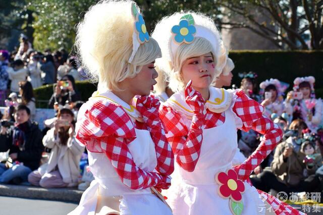 東京ディズニーランド「イッツ・ア・スウィーツフルタイム!」の模様:「ディズニー・パルパルーザ」第3弾「ヴァネロペのスウィーツ・ポップ・ワールド」