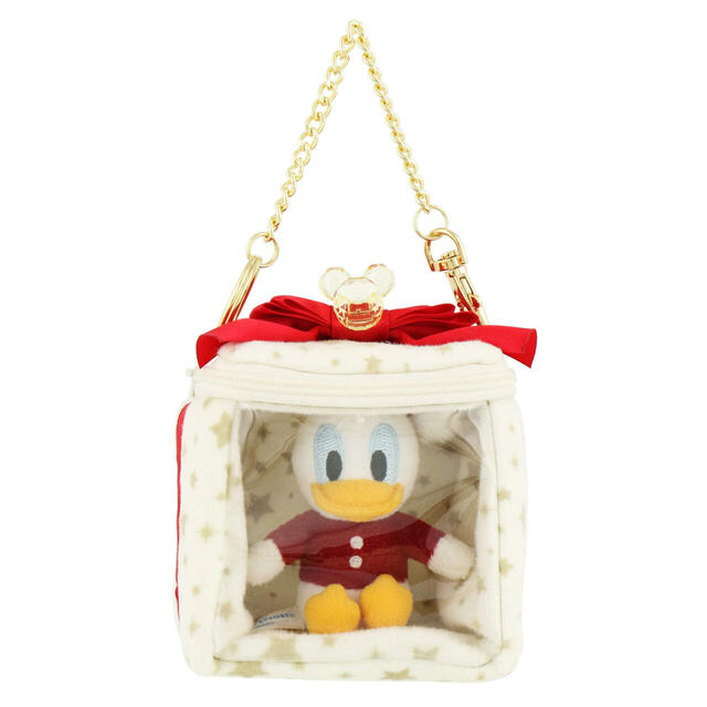 ポーチ 1,600円、ぬいぐるみチャーム 1,200円｜東京ディズニーリゾート「ディズニー・クリスマス」スペシャルグッズ｜「Dazzling Christmas in New York！」のグッズ｜販売店舗：東京ディズニーシー「ガッレリーア・ディズニー」｜発売日：2024年11月8日（金）
