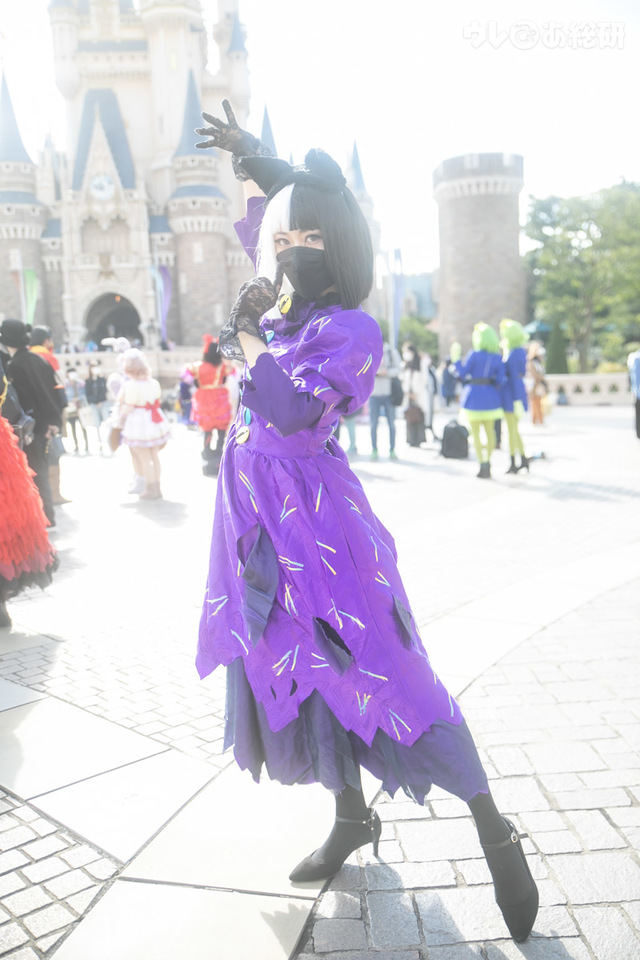 「スプーキー“Boo!”パレード」ダンサー仮装のお姉さん