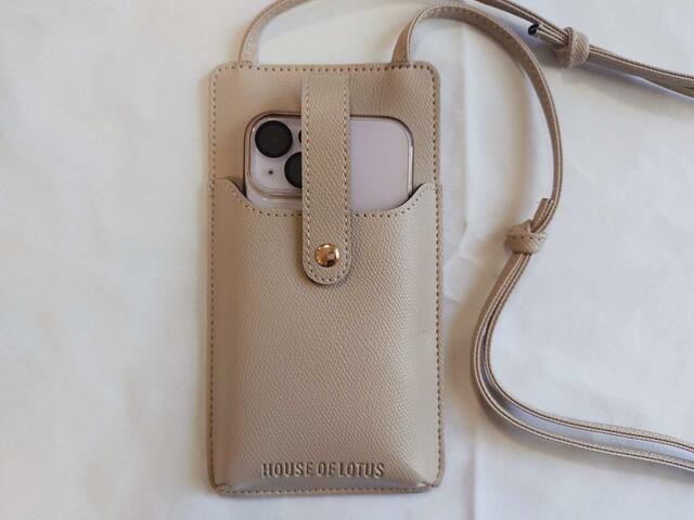 スマホもラクラク入る