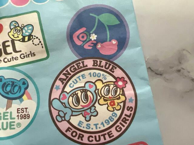 裏面にもナカムラくんと花ちゃんが登場しています！