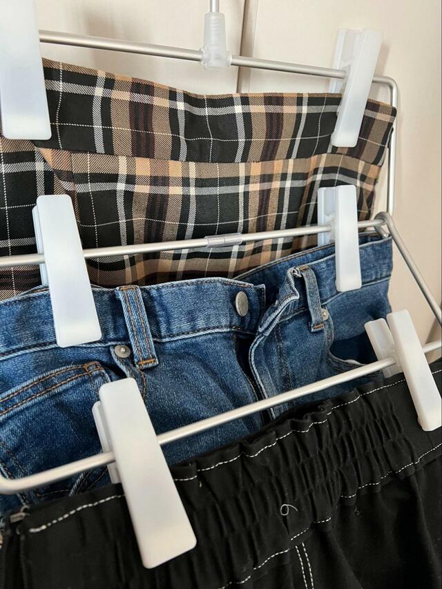 【無印良品 アルミハンガー・パンツ／スカート用】服の出し入れがしやすい