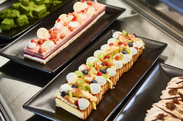 「こだわりの定番メニュー」＜期間：2025年12月20日～12月25日＞【心ときめくクリスマスメニュー＆こだわり料理がお出迎え！ホテルメトロポリタン「クリスマススペシャル ビュッフェ」で特別なひととき♪】