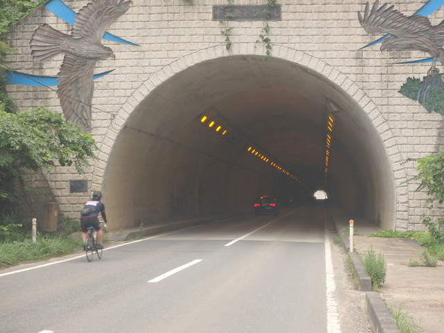 ツール・ド・東北2015/トンネル内はヘッド&テイルライトを点けて安全走行
