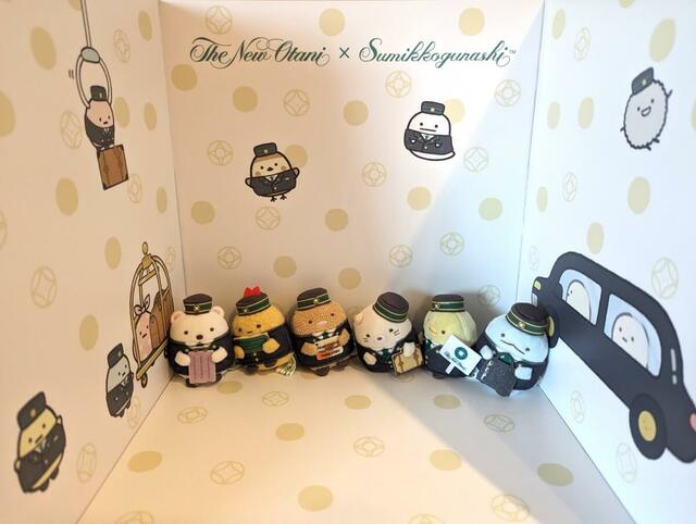 【すみっコぐらしルーム in ホテルニューオータニ】自販機の横に置いてあるボックスはぬいぐるみを入れて撮影するのに使える ©San-X