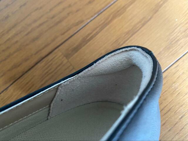 【無印良品　疲れにくい レザー深履きシューズ】かかと部分がふんわりで足にやさしい