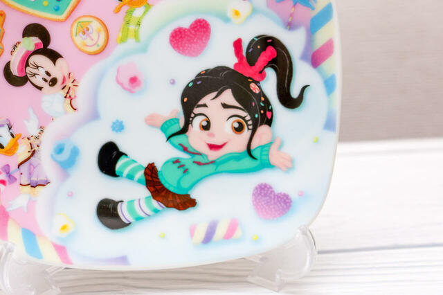 ラズベリーホイップサンド、スーベニアプレート付き ¥1,200｜かわいいヴァネロペ