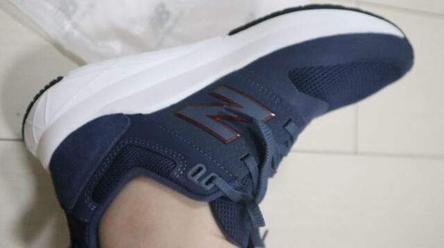 【ニューバランス DynaSoft 900 v2 CN2】少し反ったつま先とかかとが、ぐんぐん歩けるポイント!