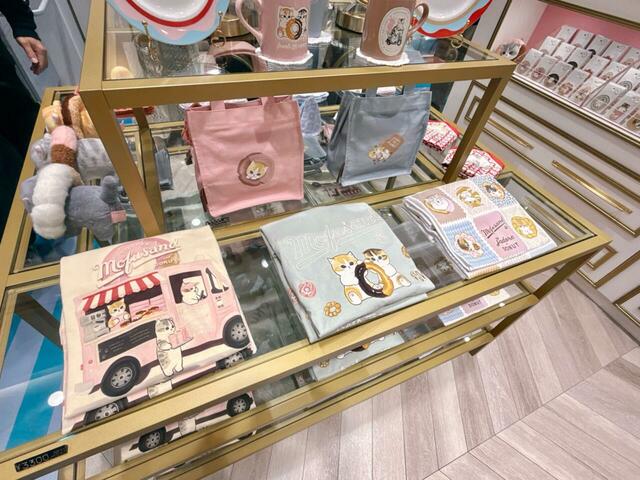 【mofusand TOKYO】Tシャツやトートバッグのカラーが絶妙！大人かわいい印象で、どれも欲しくなってしまいます♪