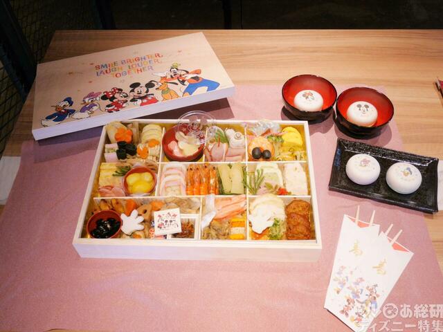 おせち・特段重「ミッキー＆フレンズ」｜24,900 円(税込)