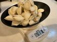 【ロピア もちっと!ぷるぷる水餃子】実際に計ってみると511g、表記の500gを少しオーバーするくらい入っていて家族みんなに行き渡る十分な量です!