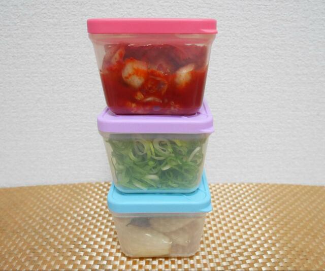 【トップバリュ フタがそのままトングになる保存容器】積み重ねて収納できる