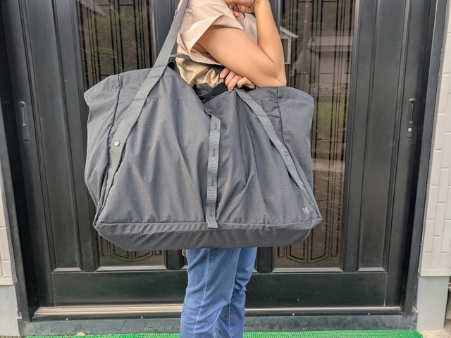 【MILESTO UTILITY　パッカブルビッグトートバッグ】肩掛けできる長めの持ち手と、手提げ用の短い持ち手が両方ついているのも便利なポイント！