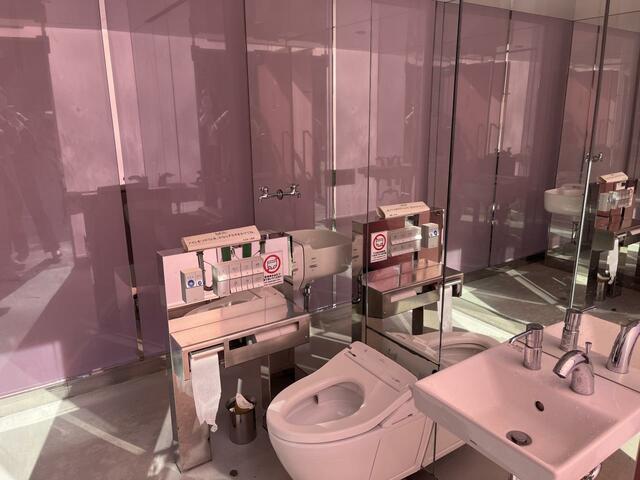 広々とした個室内