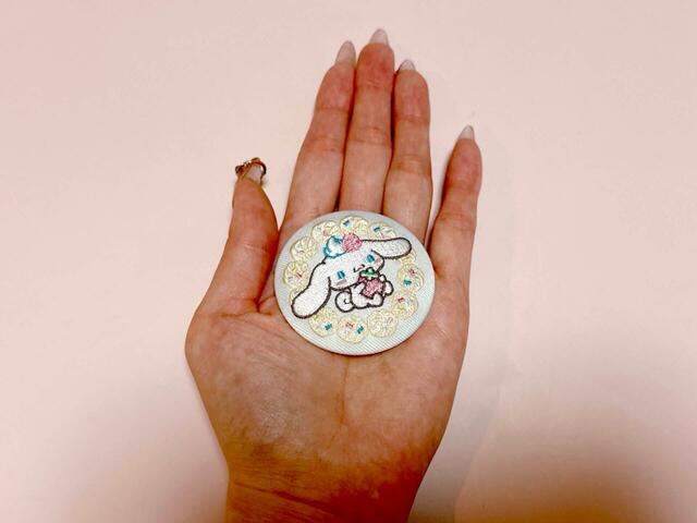 【サンリオキャラクターズ 刺繍缶バッジビスケット4】サイズは約直径5cm