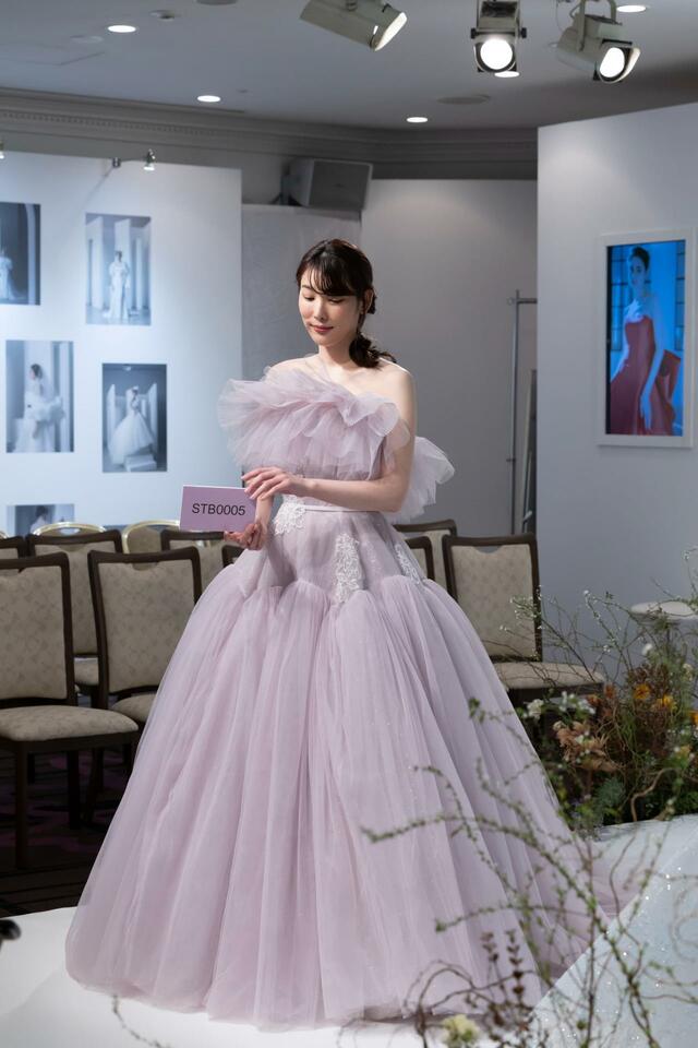 「ST」新作ウェディングドレス