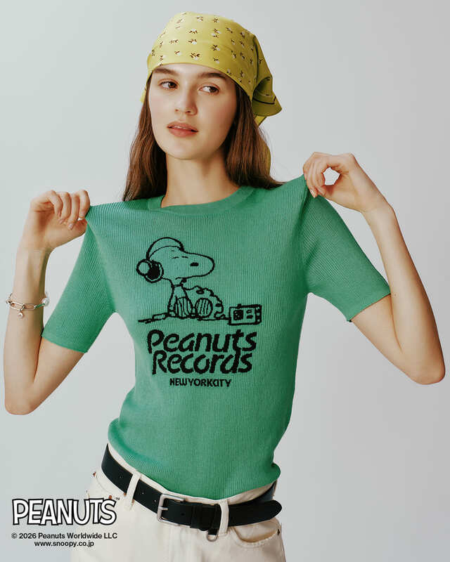 【PEANUTS×ミラ オーウェン】【PEANUTS RECORDS】スヌーピージャガードリブニット ￥7,920、カラー展開：IVR,GRN,PNK