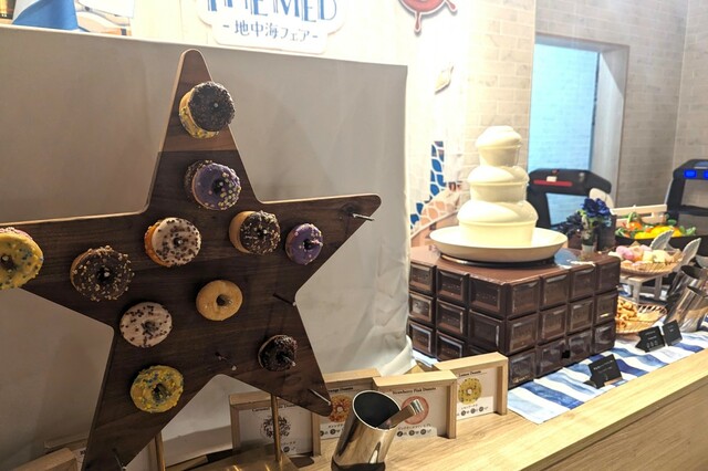 【オリエンタルホテル 沖縄リゾート＆スパ】カジュアルレストラン「ブッフェ＆グリル クワッチー」には子どもが好きなドーナツやチョコレートファウンテンのコーナーも