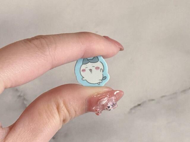 【キラピチ2025年6月号付録 ちいかわ文具セット】マスコット消しゴム。約1.5cmほどのミニミニサイズがキュート!