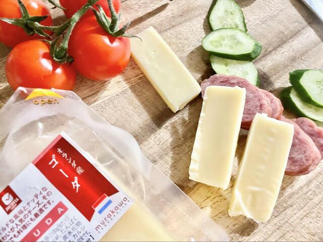 【アレンジレシピ　サラミときゅうりのカナッペ風】切って重ねるだけの簡単レシピ