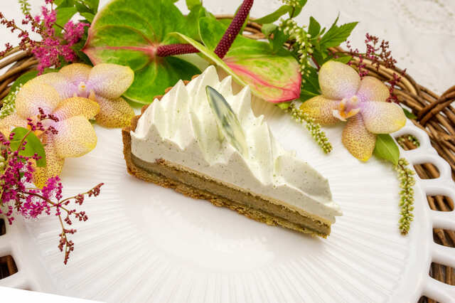 【キル フェ ボン「静岡県菊川産 2025年 深蒸し菊川新茶のタルト」】1ピースあたり896円