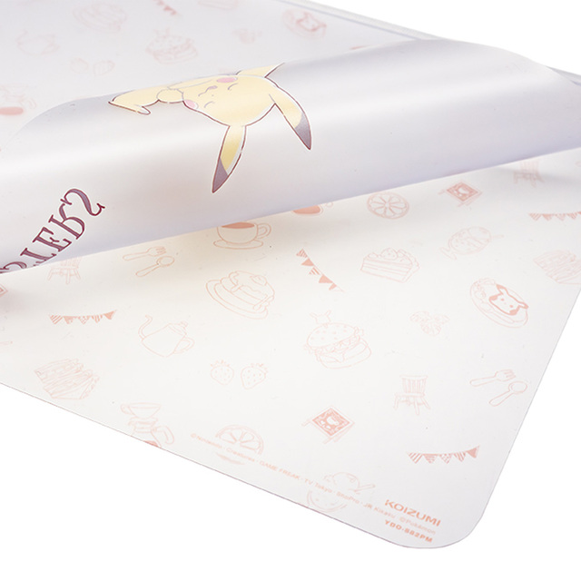 「メモがはさめるミニデスクマット (ポケモン)」3,290円(税込)