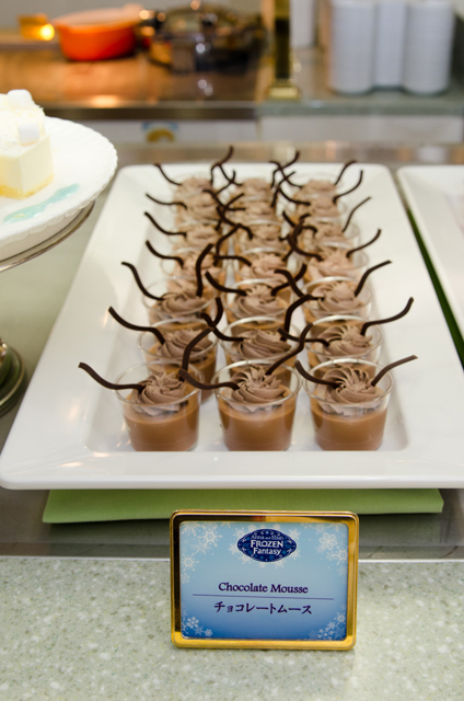 チョコレートムース｜クリスタルパレスレストラン「アナとエルサのフローズンファンタジー」スペシャルブッフェ ©Disney