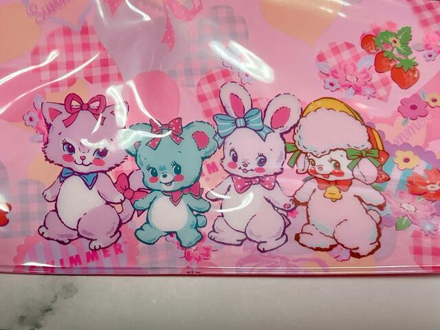 くまのハグリー、うさぎのリバニー、ねこのキャミー、ひつじのラッフィーの4キャラクターが登場！