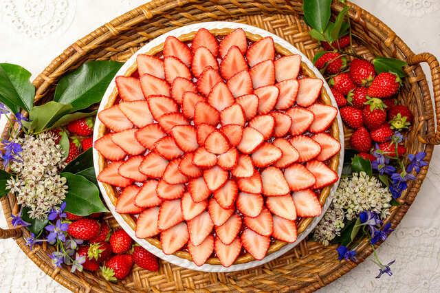 「福島県産 斎藤農園 “ゆうやけベリー”のタルト」whole (25cm) ¥12,960