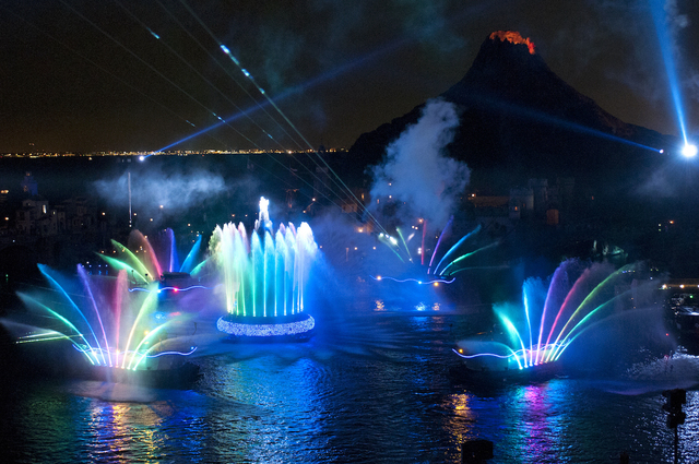 『東京ディズニーシー 20周年 アニバーサリー・セレクション』ファンタズミック！ (収録年：2011)