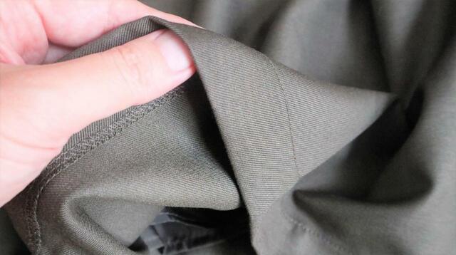 【coca 2wayウエストプリーツワンピース】プリーツやフレアの陰影が際立つ光沢生地