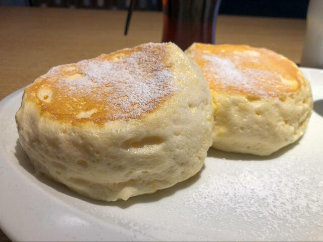 【むさしの森珈琲　フルーツMIXパンケーキ】厚みのあるふわっふわのパンケーキが美味しそうです