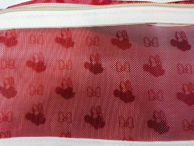 ミニポケット部分は、ミニーとリボンのモノグラムデザイン