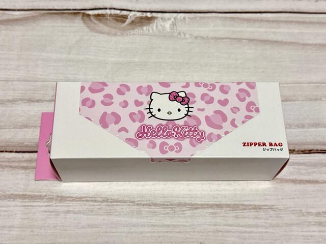 【3COINS×ハローキティ】ジップバッグ:660円(税込)