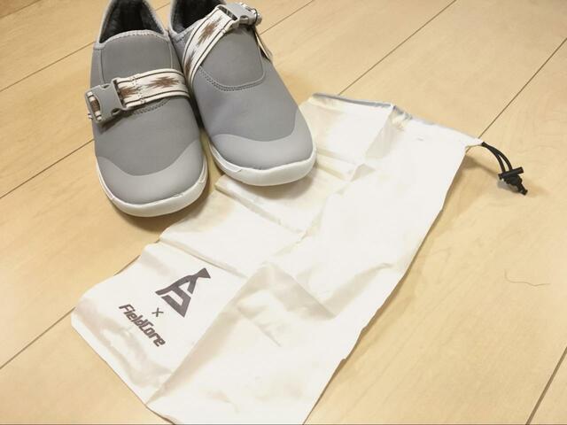 【ワークマン 裏ボアLIGHT(ライト)スリッポン】収納袋に入れてキャンプ場へGO