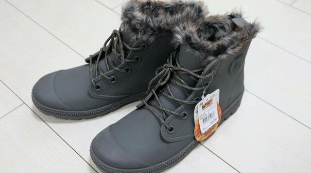 【ワークマン 防寒防水サファリシューズ】ワークマン定番人気の「防水サファリシューズ」に防寒機能を加えたタイプ。オリーブグリーンとブラック×モカがあります