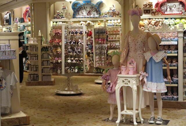 香港ディズニーランドグッズ　ディズニーランドホテル内のショップ