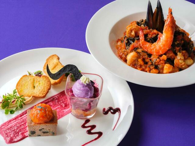 スペシャルセット 2,800円｜東京ディズニーリゾート「ディズニー・ハロウィーン」スペシャルメニュー｜販売店舗：東京ディズニーランド「イーストサイド・カフェ」｜販売期間：2025年9月16日（火）〜10月31日（金）