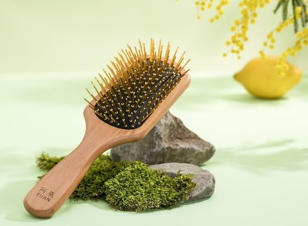 「【阿原YUAN (ユアン)】金好梳ヘアブラシ」<価格:税込9,900円>【日本初上陸“台湾スイーツ”や人気の“台湾フード”が勢揃い!『你好!台湾展』大丸福岡天神店で初開催!】