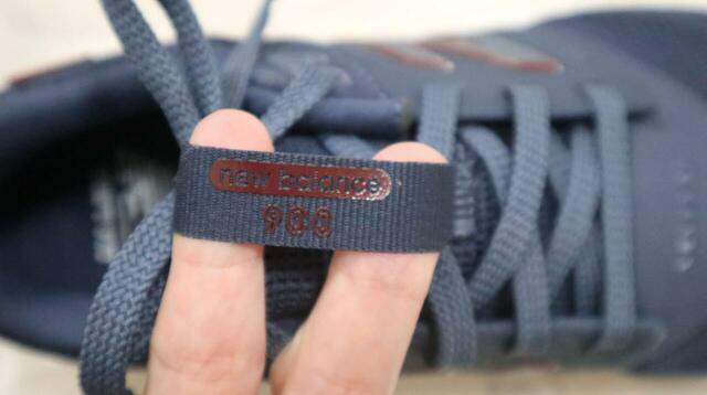 【ニューバランス DynaSoft 900 v2 CN2】ベロの部分にモデル名をあしらったおしゃれなベルトが ♪