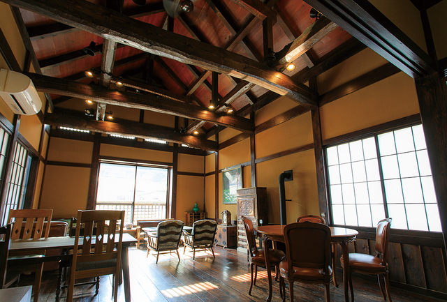 北鎌倉 ・狸穴 Cafe／北鎌倉散策の休憩に最適。