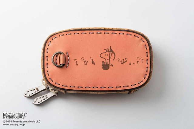 【PEANUTS×OJAGA DESIGN】ミニウォレット [LUCY & SCHROEDER]／裏面は、音符にのったウッドストックがかわいらしいデザイン