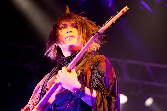 アルルカン・奈緒（G）　（撮影・さわきみのり）