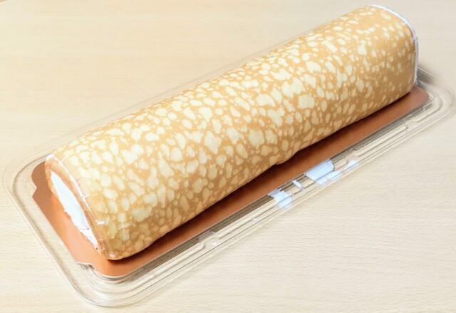 【プレシア クレープバウム 1kg 1680円】生地が柔らかく、包丁でキレイにカットできる