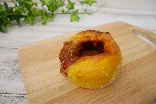 【Pan＆ バターチキンの焼きカレーパン】カレーは甘口