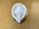 【無印良品 充電式コンパクトハンディファン】自立可能な折れ首式