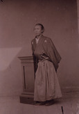 坂本龍馬湿板写真　江戸時代　慶応二年（1866）または三年（1867）　高知県立歴史民俗資料館蔵　 【東京会場のみ3日間　※他会場と東京の左記期間外は複製を展示】